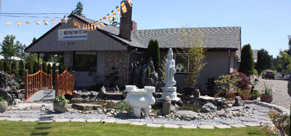 Thầy Hướng Dẫn Tu Học Tại Chùa Từ Tâm, Tacoma, WA